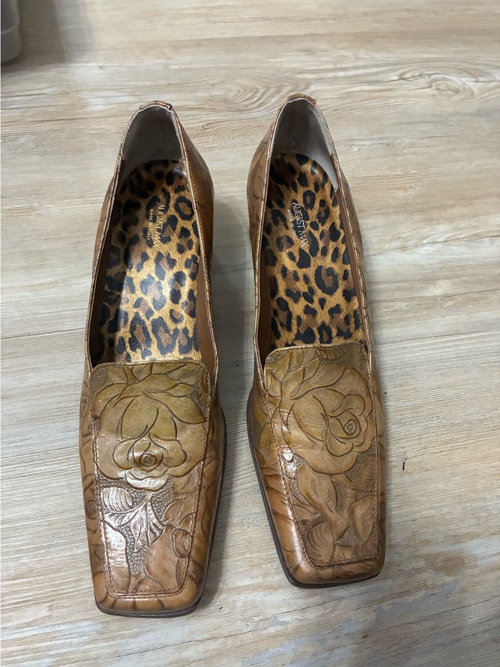 Floral shoes - Picture 2 of 7